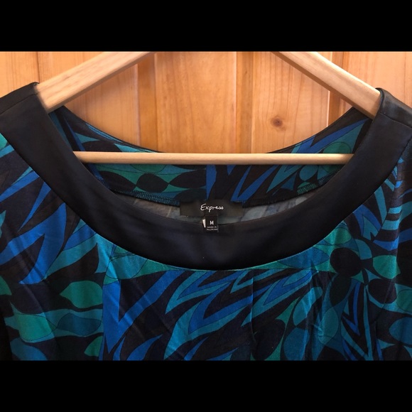 Express Short Sleeved Dress - Picture 2 of 3